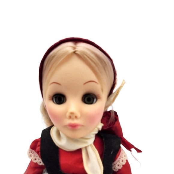 Vintage Effanbee #1127 AUSTRIA Collectible 10 Inch Doll (Opened) European Themed - Picture 5 of 11